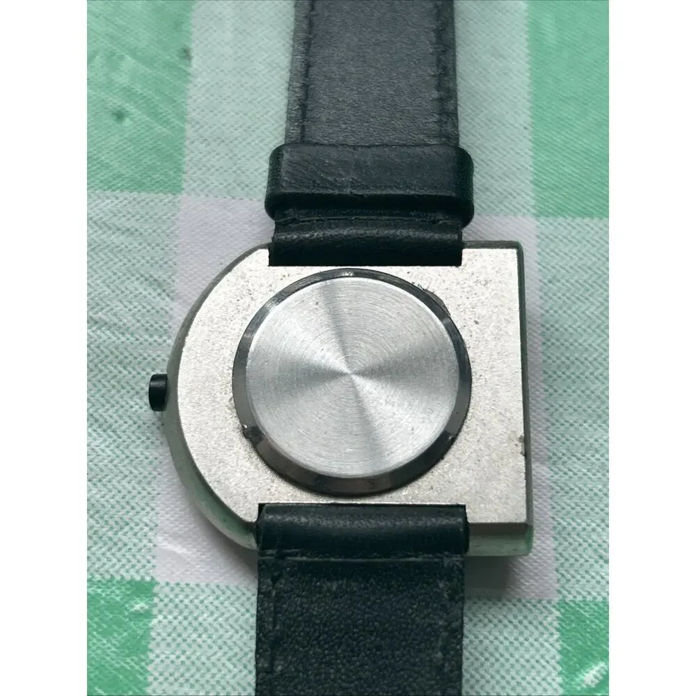 Unique Silver Tone Black Band Women’s Quartz Watch